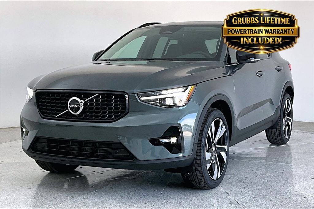 2026 Volvo XC40 B5 Plus