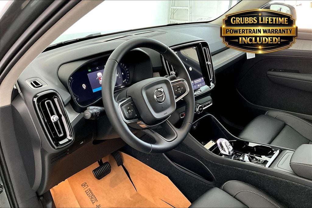 2026 Volvo XC40 B5 Plus