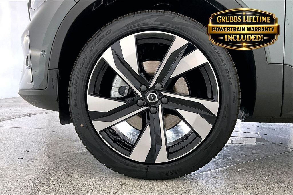 2026 Volvo XC40 B5 Plus