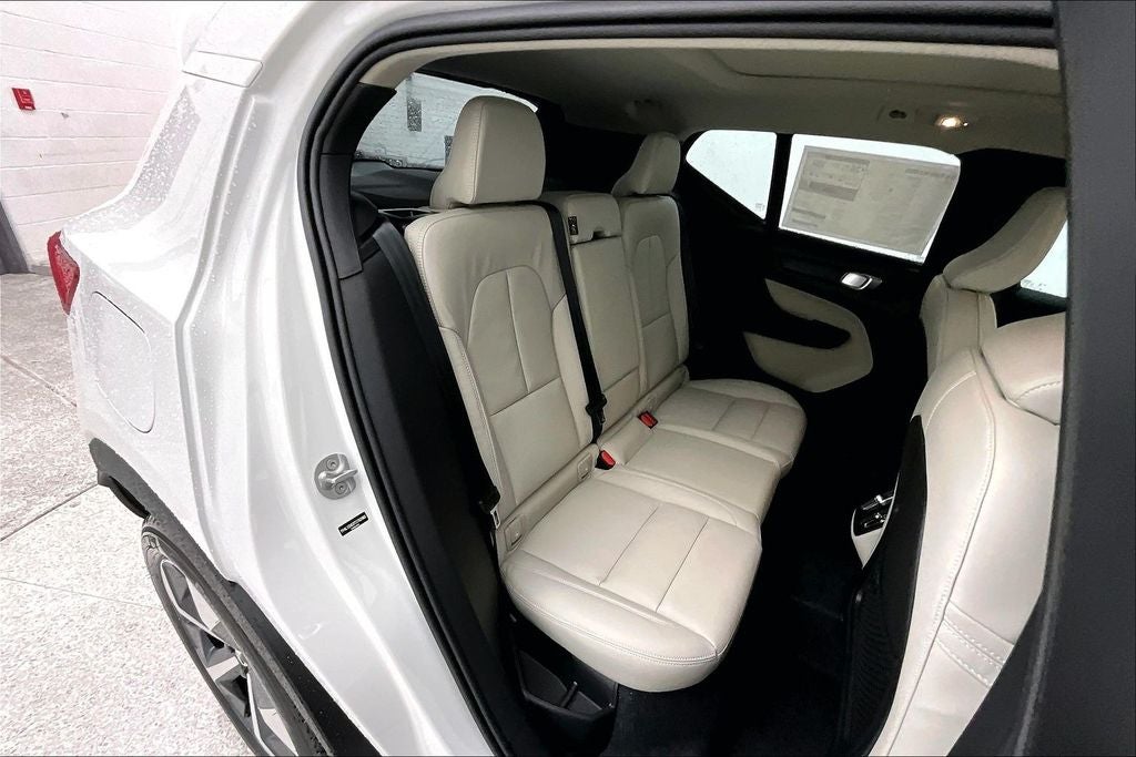 2026 Volvo XC40 B5 Plus