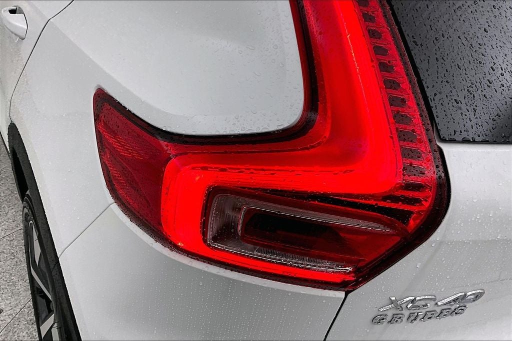 2026 Volvo XC40 B5 Plus