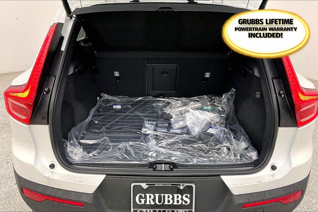 2026 Volvo XC40 B5 Plus