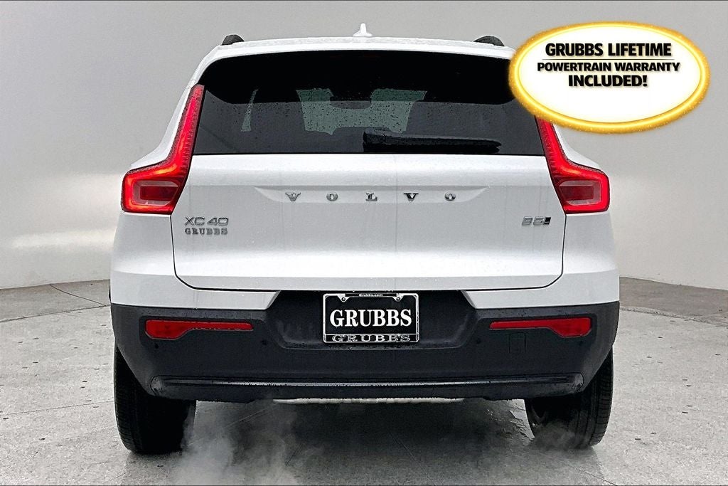 2026 Volvo XC40 B5 Plus