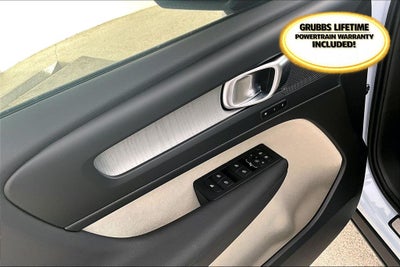 2026 Volvo XC40 B5 Plus