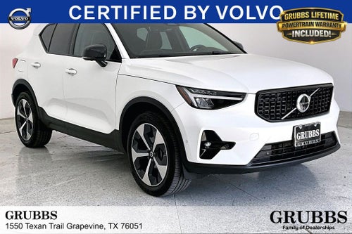 2025 Volvo XC40 B5 Plus Dark Theme