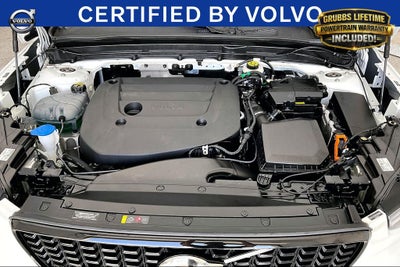 2025 Volvo XC40 B5 Plus Dark Theme