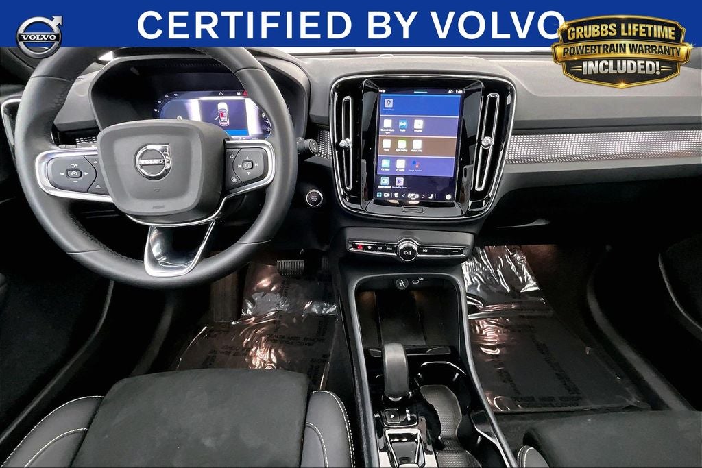 2025 Volvo XC40 B5 Plus Dark Theme