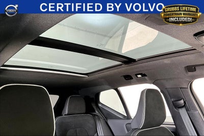 2025 Volvo XC40 B5 Plus Dark Theme