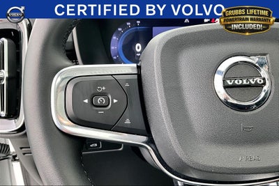 2025 Volvo XC40 B5 Plus Dark Theme