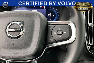 2025 Volvo XC40 B5 Plus Dark Theme
