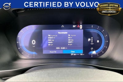 2025 Volvo XC40 B5 Plus Dark Theme