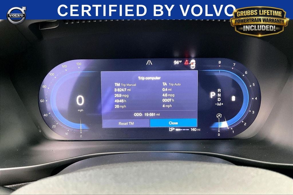 2025 Volvo XC40 B5 Plus Dark Theme