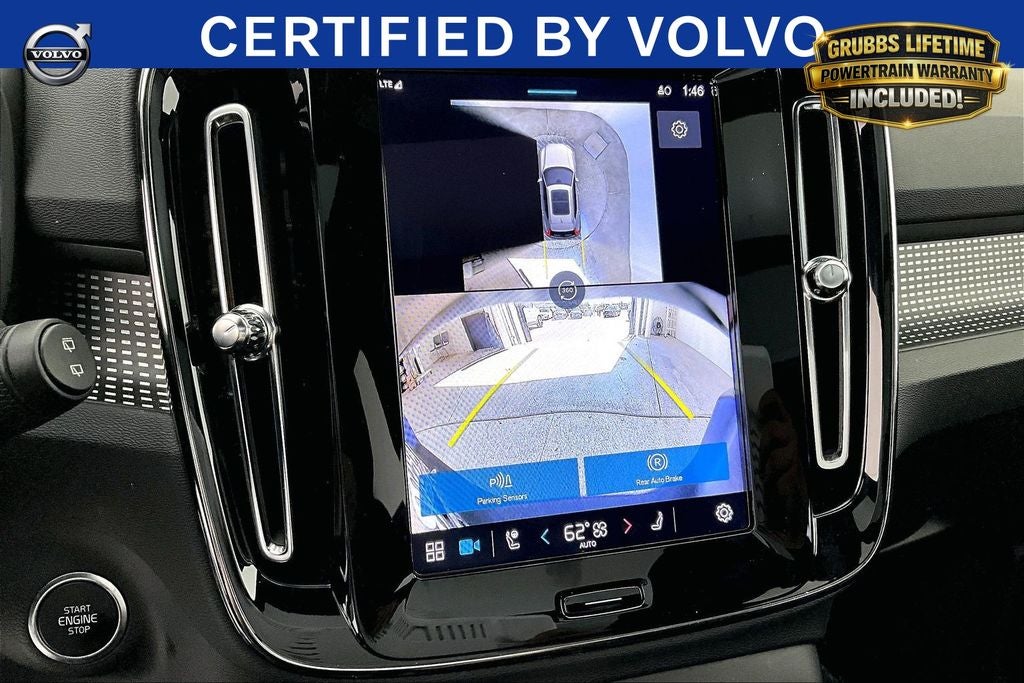 2025 Volvo XC40 B5 Plus Dark Theme