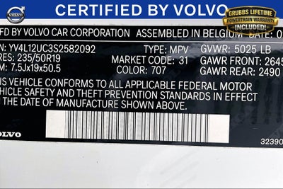 2025 Volvo XC40 B5 Plus Dark Theme