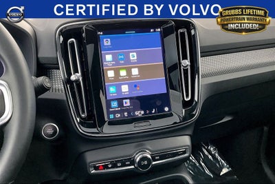 2025 Volvo XC40 B5 Plus Dark Theme