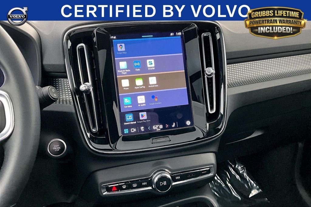 2025 Volvo XC40 B5 Plus Dark Theme