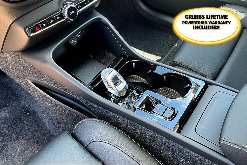 2026 Volvo XC40 B5 Plus