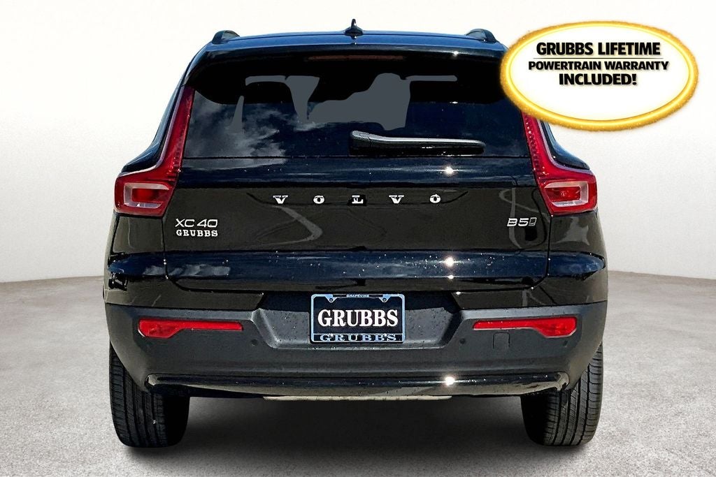 2026 Volvo XC40 B5 Plus