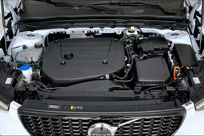 2026 Volvo XC40 B5 Plus
