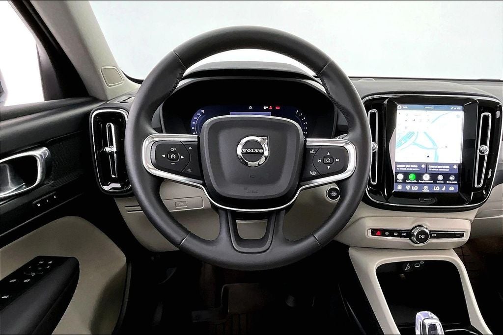 2026 Volvo XC40 B5 Plus