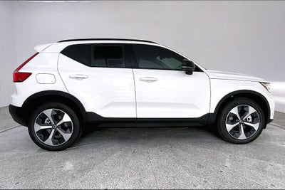 2026 Volvo XC40 B5 Plus