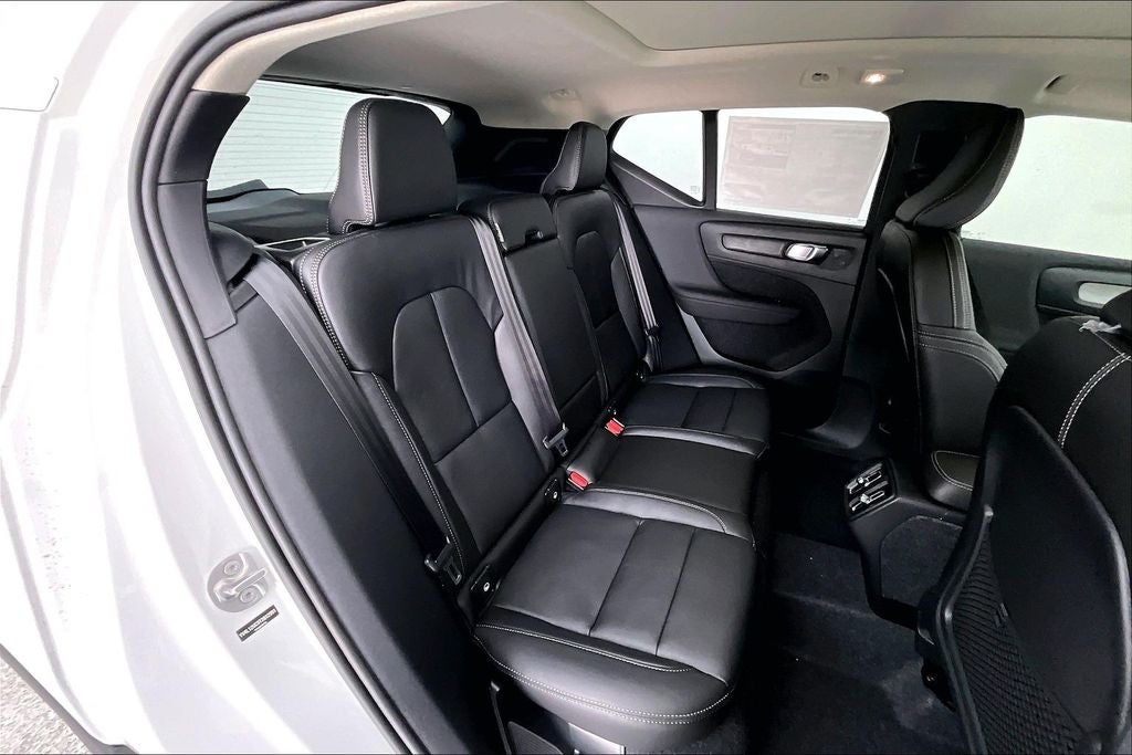 2026 Volvo XC40 B5 Plus