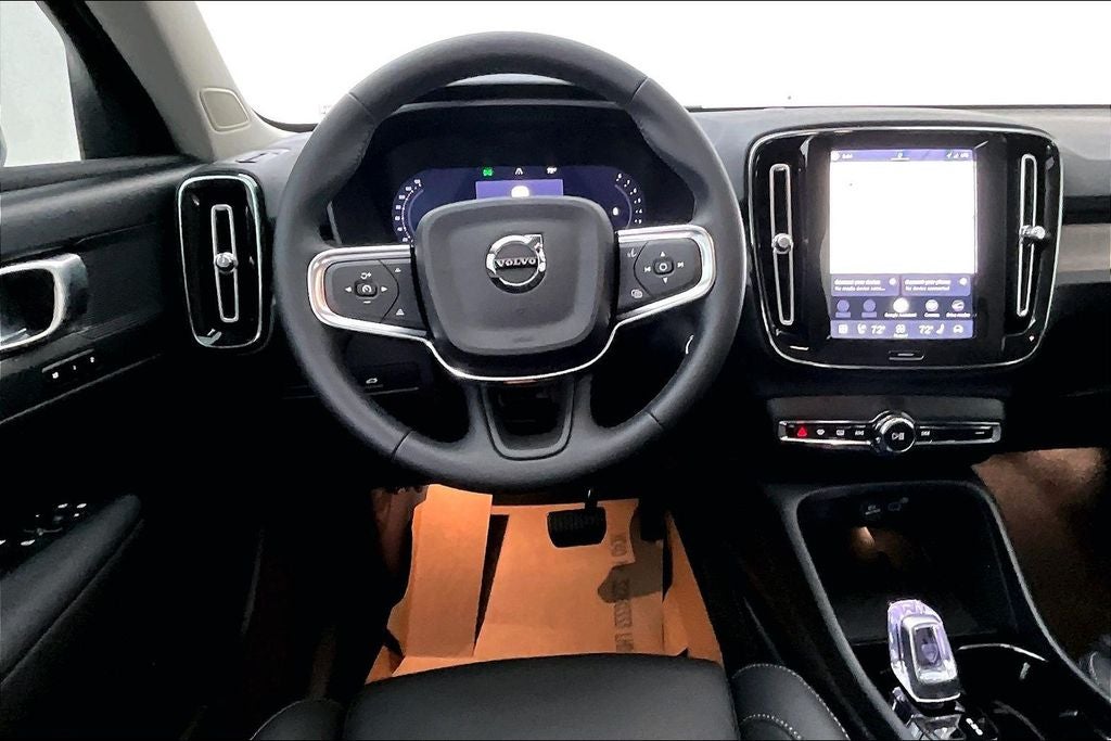 2026 Volvo XC40 B5 Plus