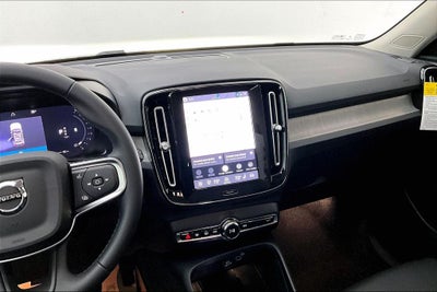 2026 Volvo XC40 B5 Plus