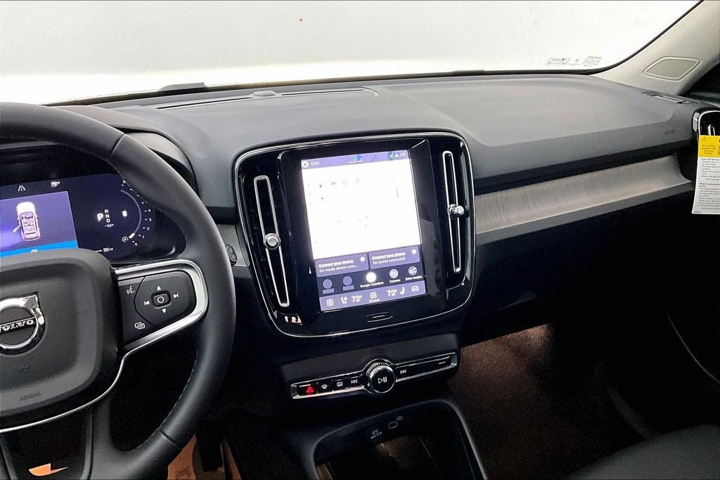 2026 Volvo XC40 B5 Plus