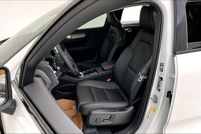 2026 Volvo XC40 B5 Plus