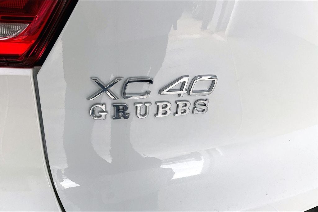 2026 Volvo XC40 B5 Plus