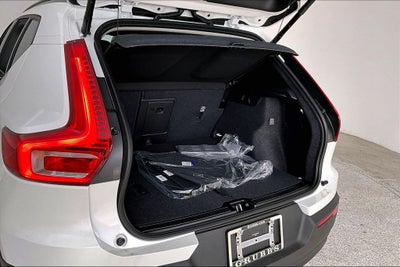 2026 Volvo XC40 B5 Plus