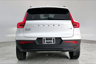 2026 Volvo XC40 B5 Plus