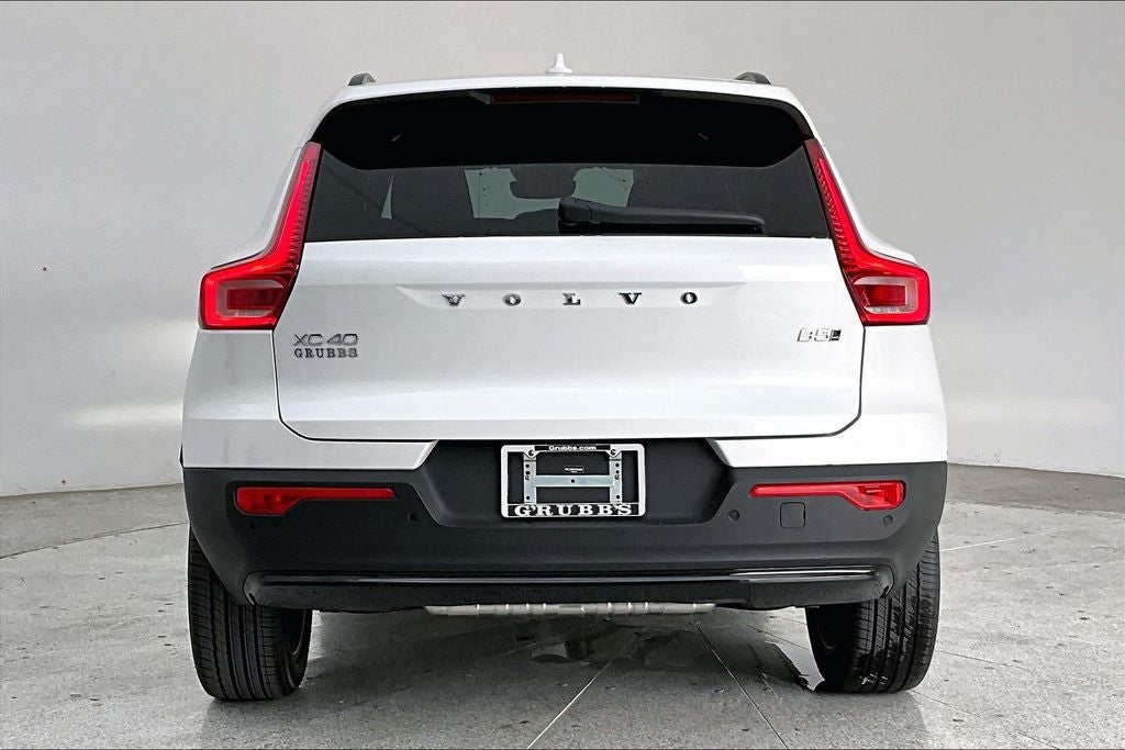 2026 Volvo XC40 B5 Plus