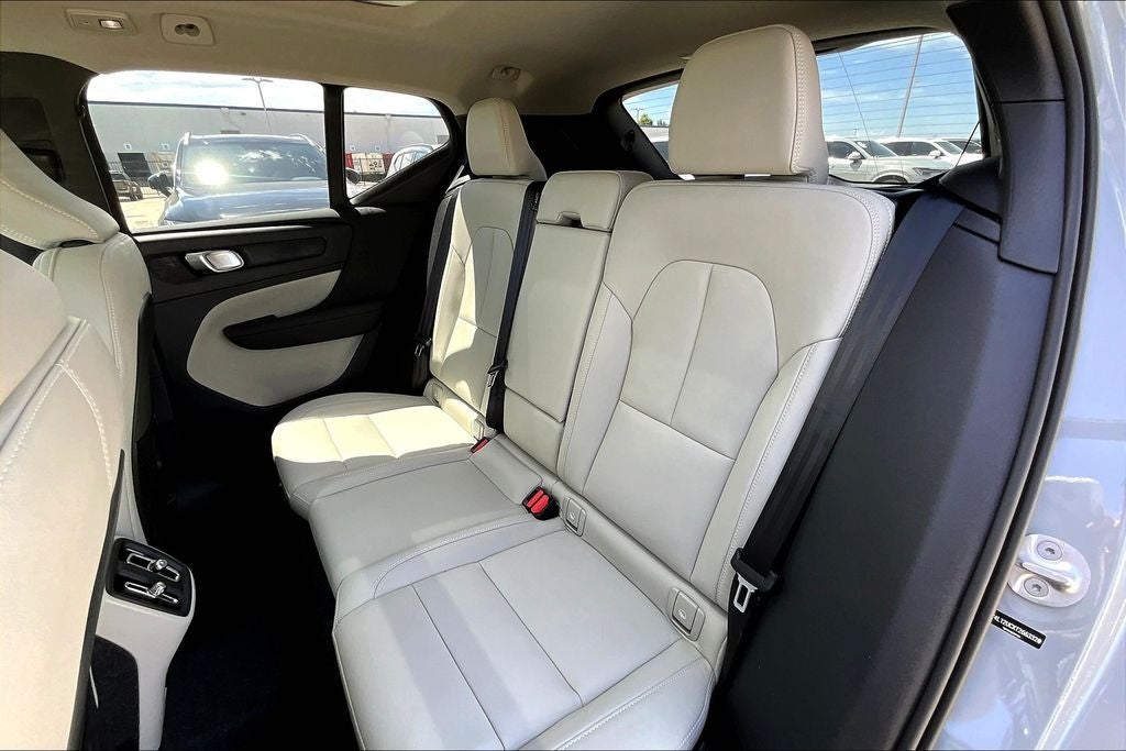 2026 Volvo XC40 B5 Plus