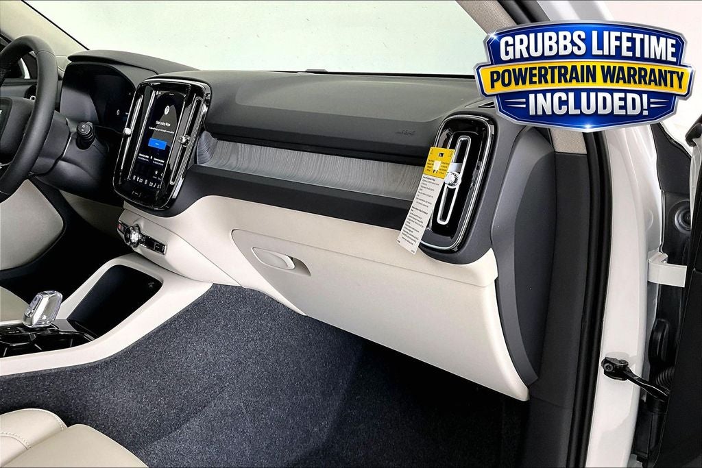 2026 Volvo XC40 B5 Plus