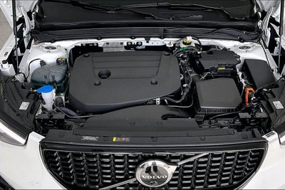 2026 Volvo XC40 B5 Plus