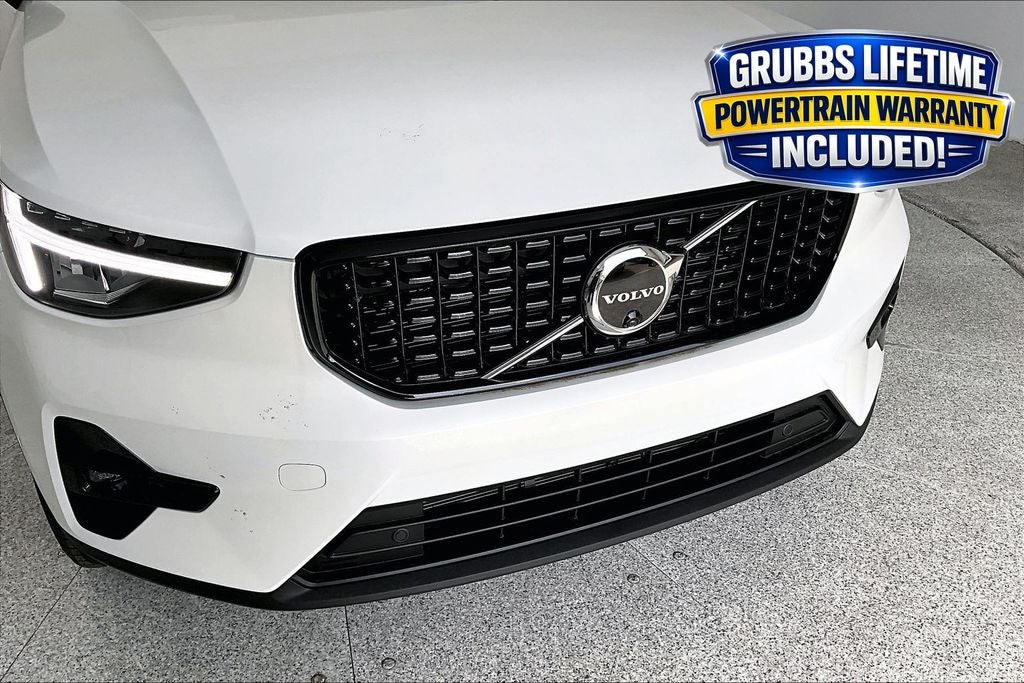 2026 Volvo XC40 B5 Plus