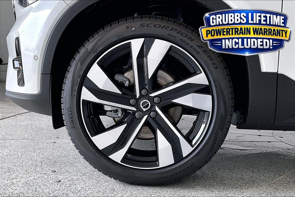 2026 Volvo XC40 B5 Plus
