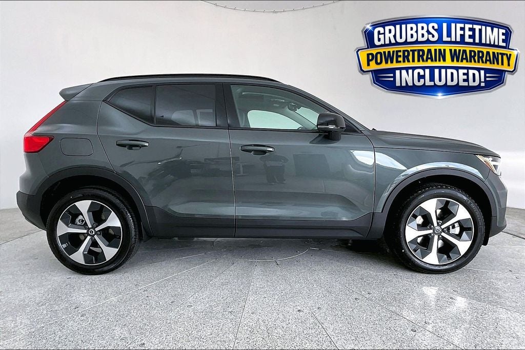 2026 Volvo XC40 B5 Plus