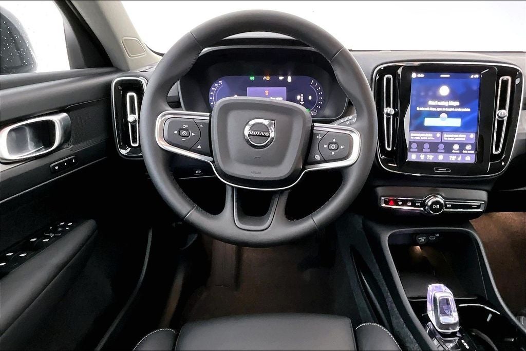 2026 Volvo XC40 B5 Plus