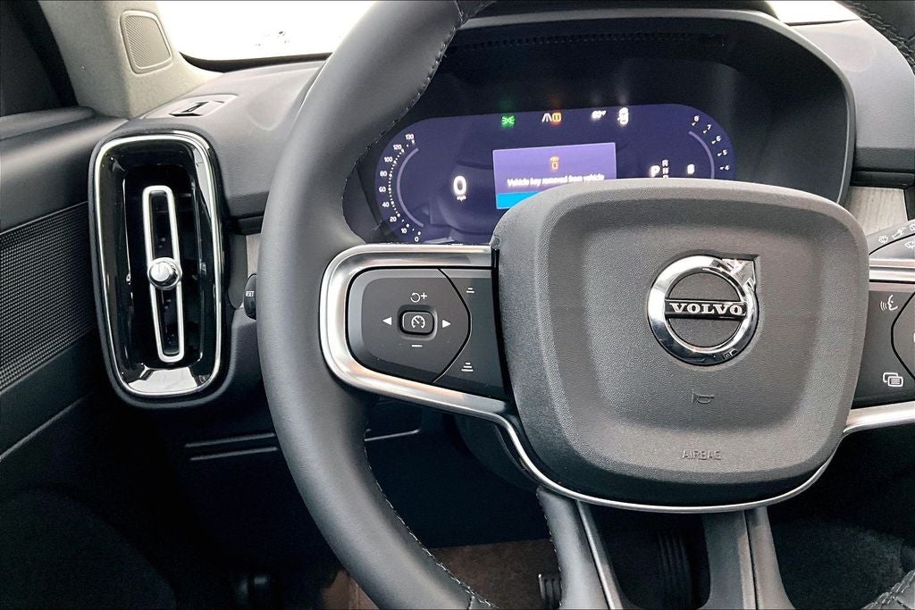 2026 Volvo XC40 B5 Plus