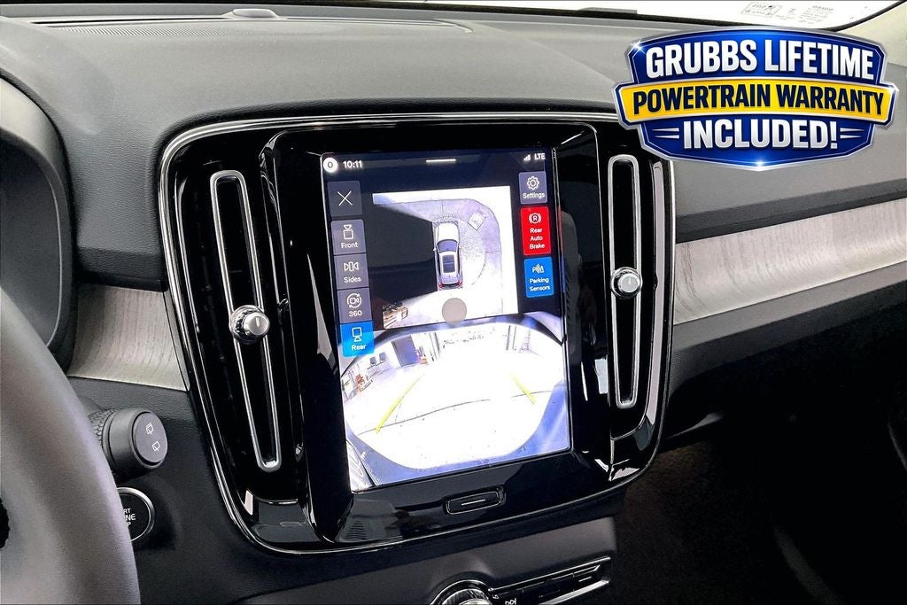 2026 Volvo XC40 B5 Plus