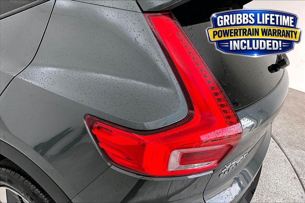 2026 Volvo XC40 B5 Plus