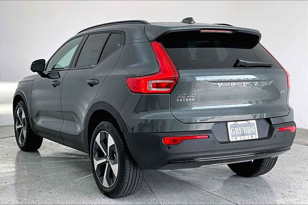 2026 Volvo XC40 B5 Plus
