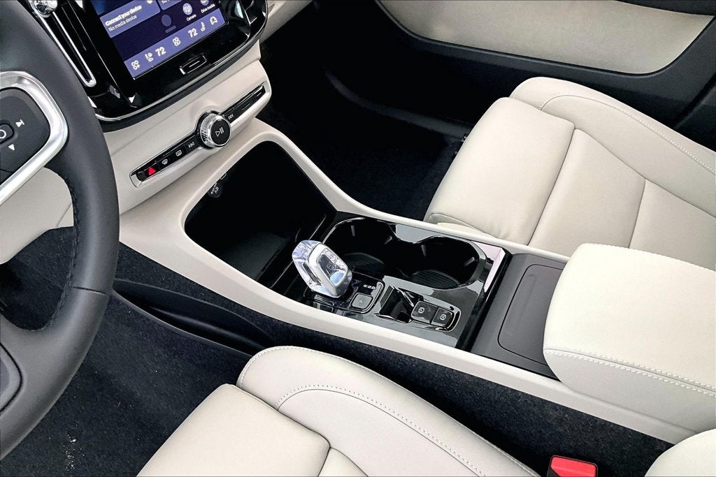 2026 Volvo XC40 B5 Plus