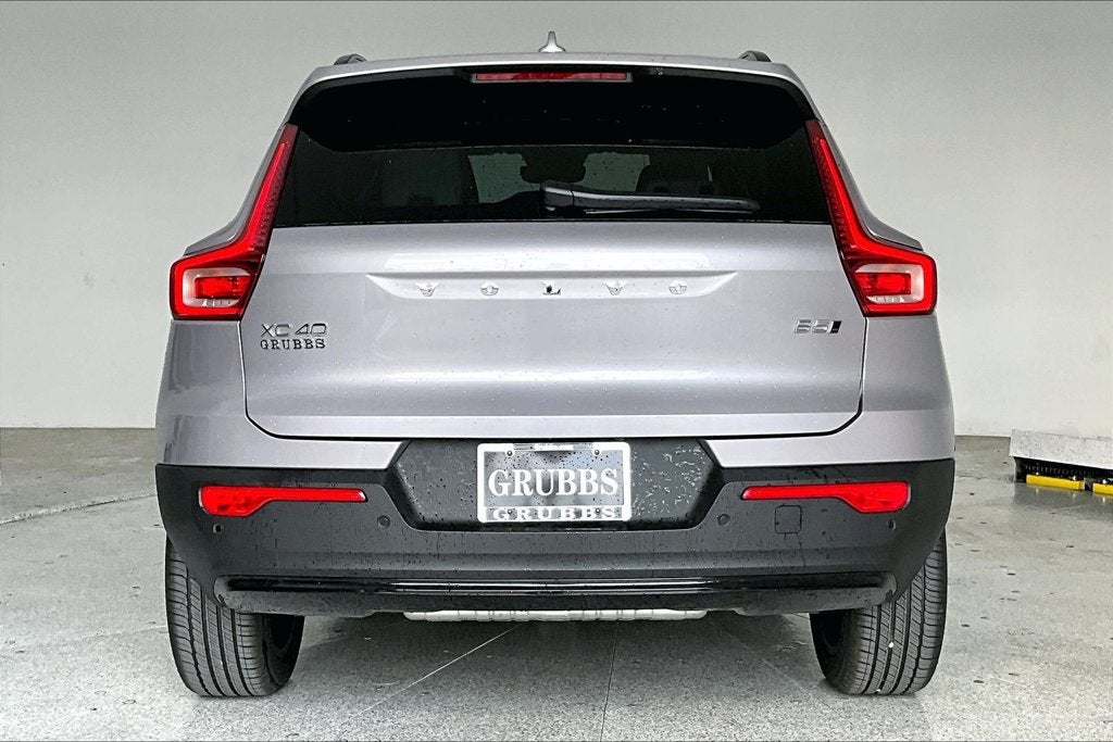 2026 Volvo XC40 B5 Plus