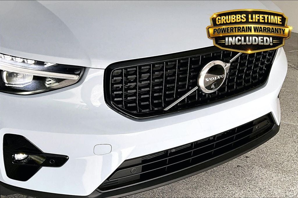 2026 Volvo XC40 B5 Plus