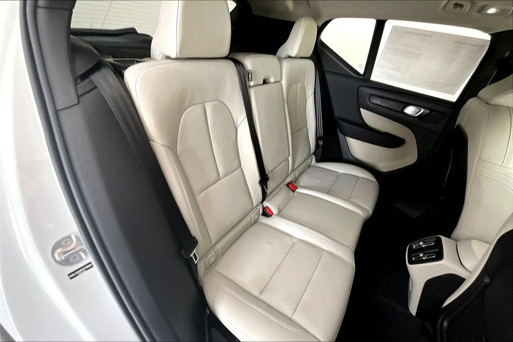 2026 Volvo XC40 B5 Plus