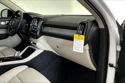 2026 Volvo XC40 B5 Plus